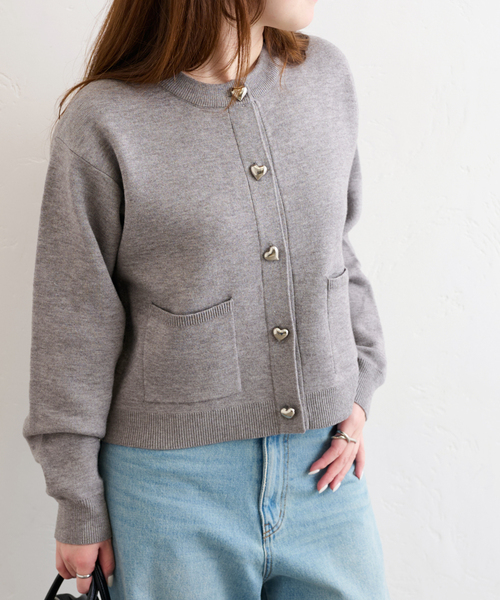 U by SPICK&SPAN(ユーバイスピックアンドスパン)の「ハートボタンカーディガン(カーディガン/ボレロ・レディース・ライトグレー/ネイビー・FREE)」の11枚目の写真