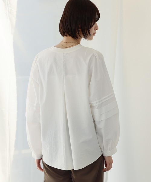 Ampirula(アンピルーラ)の「異素材ドッキングボリュームスリーブプルオーバー(Tシャツ/カットソー・レディース・ホワイト/ブラック・FREE)」の5枚目の写真