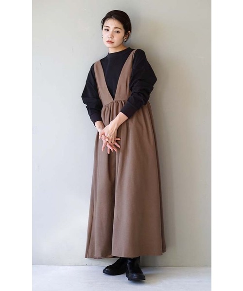 e-zakkamania stores(イーザッカマニアストアーズ)の「ピーチスキン Vネックフレアワンピース(ワンピース・レディース・ブラック/ブラウン/ベージュ・M)」の6枚目の写真