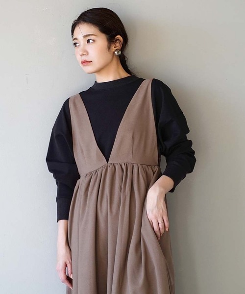 e-zakkamania stores(イーザッカマニアストアーズ)の「ピーチスキン Vネックフレアワンピース(ワンピース・レディース・ブラック/ブラウン/ベージュ・M)」の7枚目の写真