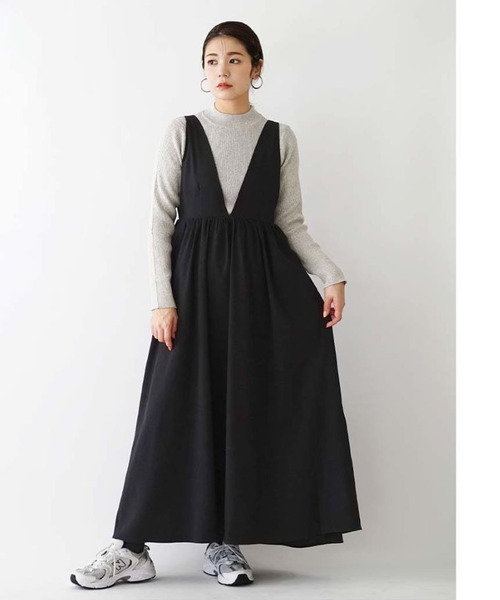 e-zakkamania stores(イーザッカマニアストアーズ)の「ピーチスキン Vネックフレアワンピース(ワンピース・レディース・ブラック/ブラウン/ベージュ・M)」の10枚目の写真