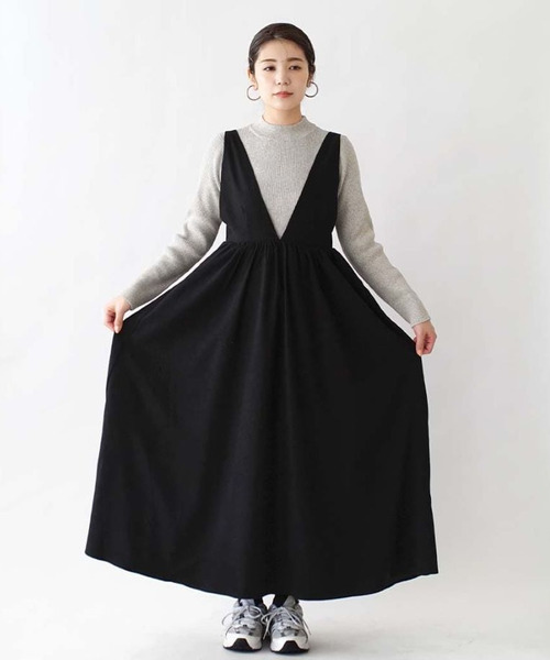 e-zakkamania stores(イーザッカマニアストアーズ)の「ピーチスキン Vネックフレアワンピース(ワンピース・レディース・ブラック/ブラウン/ベージュ・M)」の15枚目の写真