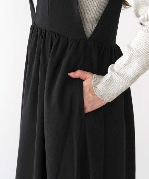 e-zakkamania stores(イーザッカマニアストアーズ)の「ピーチスキン Vネックフレアワンピース(ワンピース・レディース・ブラック/ブラウン/ベージュ・M)」の19枚目の写真