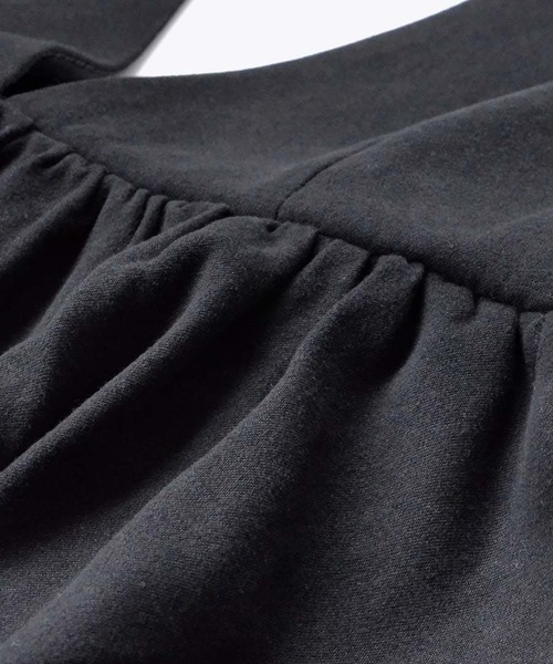 e-zakkamania stores(イーザッカマニアストアーズ)の「ピーチスキン Vネックフレアワンピース(ワンピース・レディース・ブラック/ブラウン/ベージュ・M)」の21枚目の写真