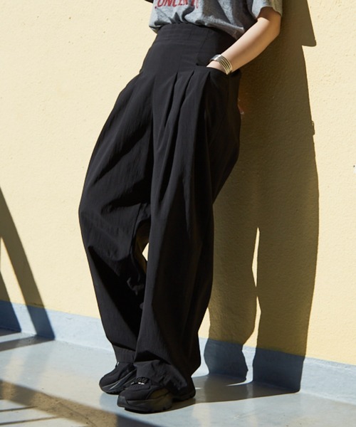 NOMINE(ノミネ)の「【セットアップ着用可】3タック ワイドパンツ(その他パンツ・レディース・ホワイト/ブラウン系その他/ブラック・フリー/S/M)」の1枚目の写真