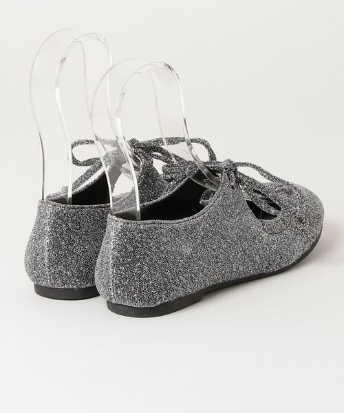 LibertyDoll（リバティードール）の「レースアップ リボンベロアバレエパンプス（バレエシューズ・レディース・シルバー/ブラック/アイボリー・S/SS/3L/LL/L/M）」の4枚目の写真