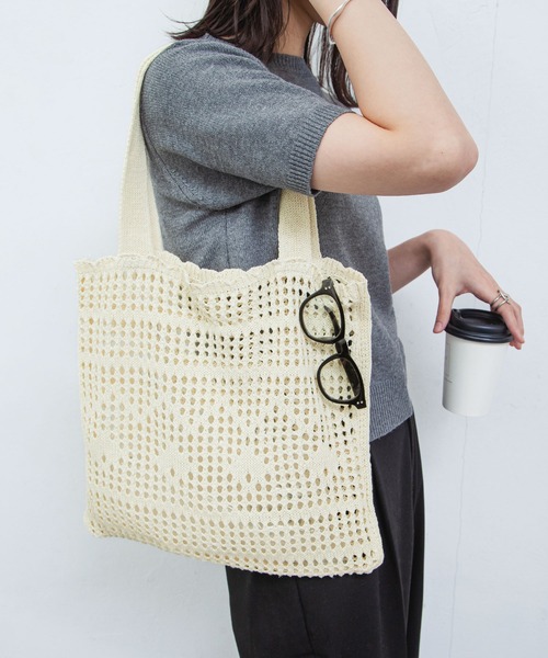 Chillfar（チルファー）の「かぎ針編みトートバッグ（トートバッグ・レディース・キナリ/ベージュ/パープル/オレンジ/ピンク/グリーン/ブラック・FREE）」の2枚目の写真