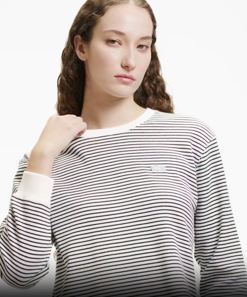 LACOSTE(ラコステ)の「ラウンドヘム 配色リブカラー ワッフルボーダーロングスリーブTシャツ(Tシャツ/カットソー・レディース・ホワイト/ピンク/グリーン/オフホワイト/ブラック/オリーブ/セージグリーン/ライトブルー・40/38/36/34)」の2枚目の写真