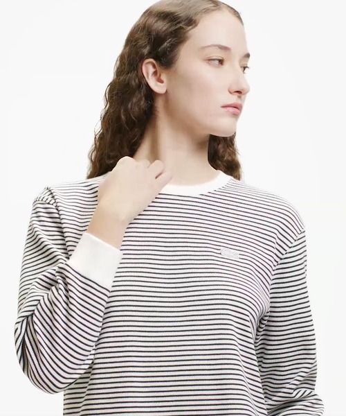 LACOSTE(ラコステ)の「ラウンドヘム 配色リブカラー ワッフルボーダーロングスリーブTシャツ(Tシャツ/カットソー・レディース・ホワイト/ピンク/グリーン/オフホワイト/ブラック/オリーブ/セージグリーン/ライトブルー・40/38/36/34)」の17枚目の写真