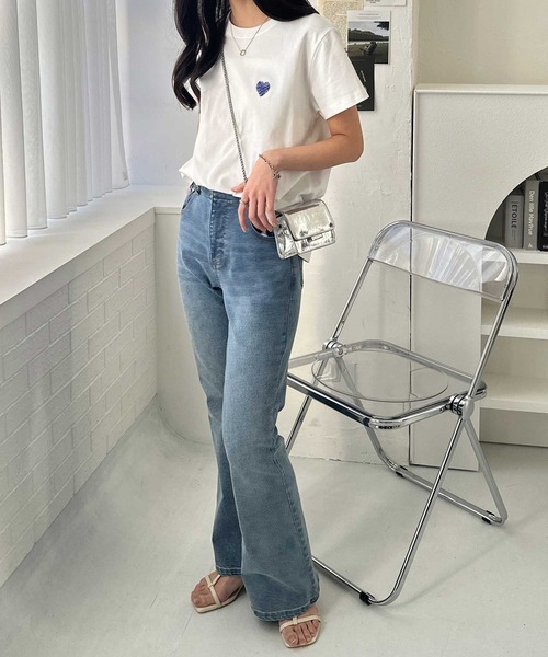 GeeRA（ジーラ）の「綿100％ハート＆宇宙ワンポイント刺繍Ｔシャツ（Tシャツ/カットソー・レディース・チャコール/ホワイト系その他/ホワイト×レッド/ホワイト×ブルー/グレー系その他・LARGE/X-LARGE/MEDIUM/SMALL）」の8枚目の写真