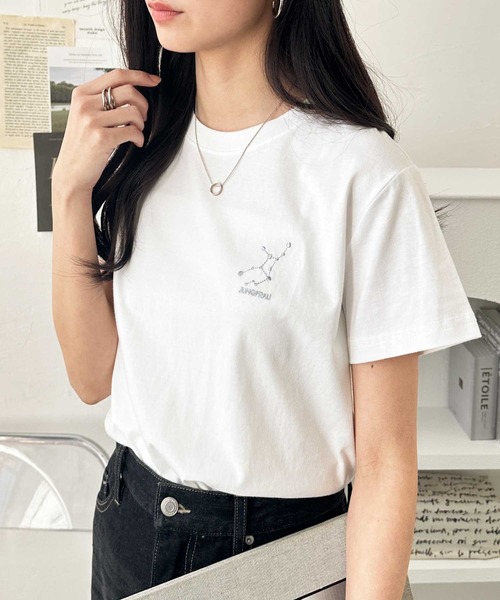 GeeRA（ジーラ）の「綿100％ハート＆宇宙ワンポイント刺繍Ｔシャツ（Tシャツ/カットソー・レディース・チャコール/ホワイト系その他/ホワイト×レッド/ホワイト×ブルー/グレー系その他・LARGE/X-LARGE/MEDIUM/SMALL）」の9枚目の写真