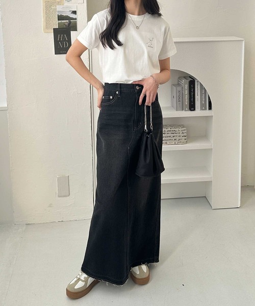 GeeRA（ジーラ）の「綿100％ハート＆宇宙ワンポイント刺繍Ｔシャツ（Tシャツ/カットソー・レディース・チャコール/ホワイト系その他/ホワイト×レッド/ホワイト×ブルー/グレー系その他・LARGE/X-LARGE/MEDIUM/SMALL）」の10枚目の写真