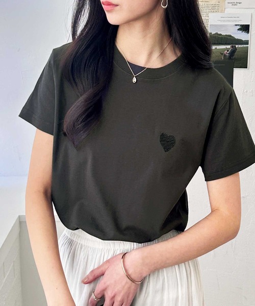 GeeRA（ジーラ）の「綿100％ハート＆宇宙ワンポイント刺繍Ｔシャツ（Tシャツ/カットソー・レディース・チャコール/ホワイト系その他/ホワイト×レッド/ホワイト×ブルー/グレー系その他・LARGE/X-LARGE/MEDIUM/SMALL）」の14枚目の写真