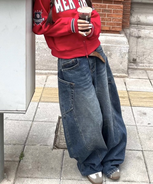 SHEENA(シーナ)の「ビッグポケットデニムカーブワイドパンツ(デニムパンツ・レディース・ブルー・S/M/L)」の16枚目の写真
