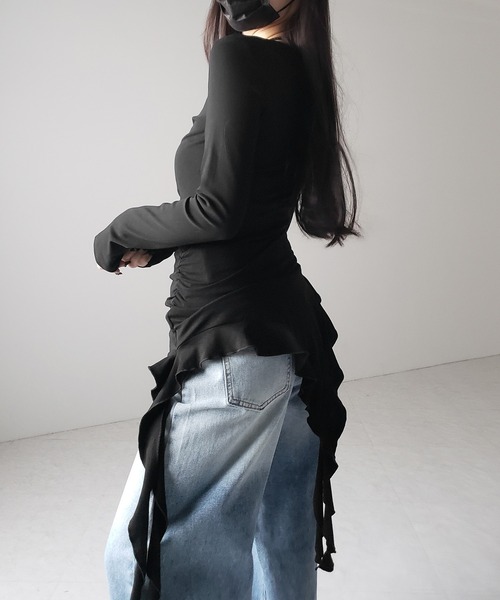me+em select(ミームセレクト)の「※※【 3color 】クロスチョーカーアシンメトリーラッフルフリルトップス / cross choker asymmetry ruffle frill tops(Tシャツ/カットソー・レディース・チャコール/グレー/ブラック・FREE)」の10枚目の写真