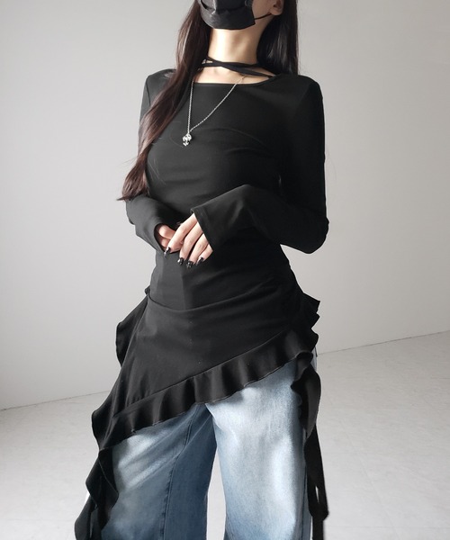 me+em select(ミームセレクト)の「※※【 3color 】クロスチョーカーアシンメトリーラッフルフリルトップス / cross choker asymmetry ruffle frill tops(Tシャツ/カットソー・レディース・チャコール/グレー/ブラック・FREE)」の11枚目の写真