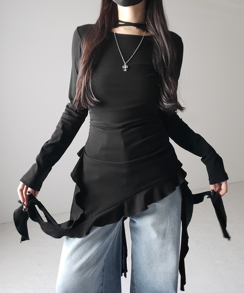 me+em select(ミームセレクト)の「※※【 3color 】クロスチョーカーアシンメトリーラッフルフリルトップス / cross choker asymmetry ruffle frill tops(Tシャツ/カットソー・レディース・チャコール/グレー/ブラック・FREE)」の12枚目の写真