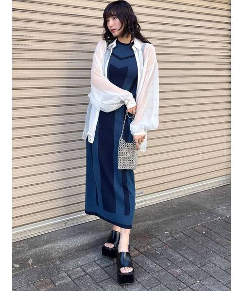 MURUA（ムルーア）の「ボリュームスリーブシャイニーシアーシャツ（シャツ/ブラウス・レディース・ホワイト/ブラウン/ピンク/その他1/ブラック/グレー・FREE）」の17枚目の写真