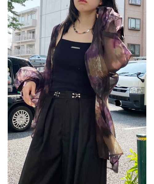 MURUA（ムルーア）の「ボリュームスリーブシャイニーシアーシャツ（シャツ/ブラウス・レディース・ホワイト/ブラウン/ピンク/その他1/ブラック/グレー・FREE）」の6枚目の写真