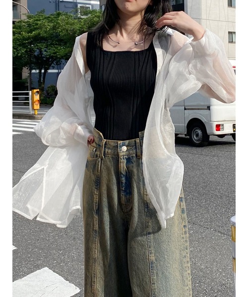 MURUA（ムルーア）の「ボリュームスリーブシャイニーシアーシャツ（シャツ/ブラウス・レディース・ホワイト/ブラウン/ピンク/その他1/ブラック/グレー・FREE）」の2枚目の写真