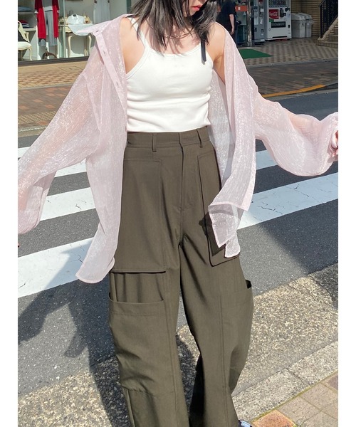 MURUA（ムルーア）の「ボリュームスリーブシャイニーシアーシャツ（シャツ/ブラウス・レディース・ホワイト/ブラウン/ピンク/その他1/ブラック/グレー・FREE）」の5枚目の写真