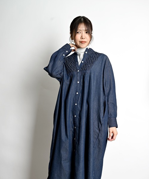 MARAI(マーライ)の「UVカット ボトルネック長袖カットソー 紫外線対策(Tシャツ/カットソー・レディース・ブラック/グレー/ホワイト/ネイビー/ライトグレー・LARGE/X-LARGE/MEDIUM)」の6枚目の写真