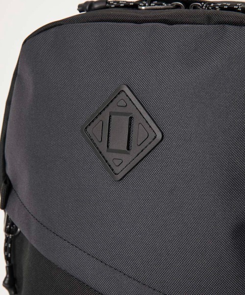 ELEMENT（エレメント）の「ELEMENT メンズ OUTER BPK バックパック/リュック 【2025年春夏モデル】/エレメントワンポイントロゴバックパック・リュックサック（バックパック/リュック・メンズ・ブラック・FREE）」の10枚目の写真