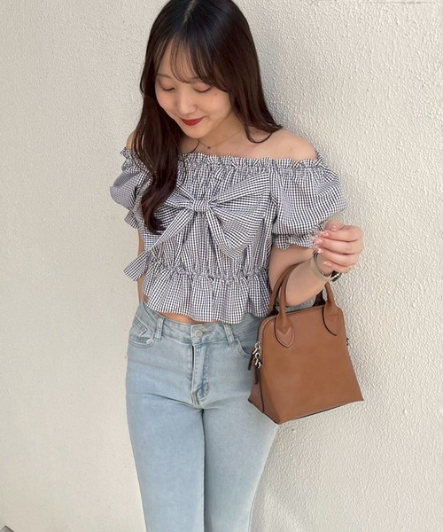 continuer de NICE CLAUP(コンティニューデナイスクラップ)の「【@_chipi2xセレクト】【ガーリーコーデに】オフショル2WAYブラウス(シャツ/ブラウス・レディース・その他2/その他3/その他1/その他4/その他5・FREE)」の12枚目の写真