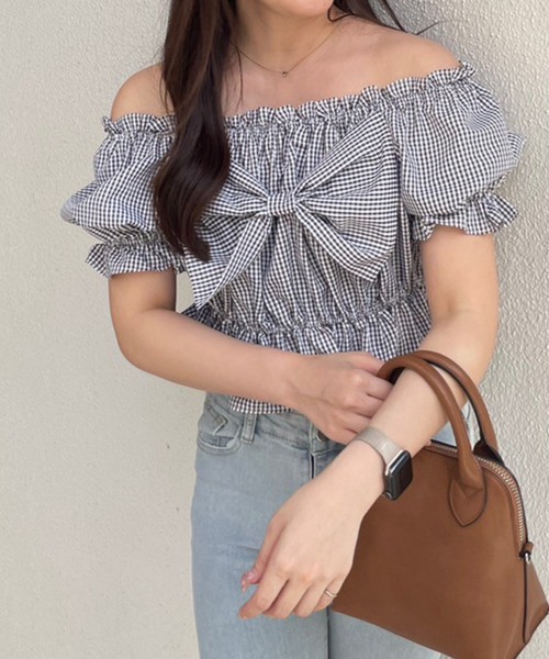 continuer de NICE CLAUP(コンティニューデナイスクラップ)の「【@_chipi2xセレクト】【ガーリーコーデに】オフショル2WAYブラウス(シャツ/ブラウス・レディース・その他2/その他3/その他1/その他4/その他5・FREE)」の14枚目の写真