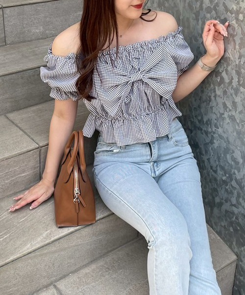 continuer de NICE CLAUP(コンティニューデナイスクラップ)の「【@_chipi2xセレクト】【ガーリーコーデに】オフショル2WAYブラウス(シャツ/ブラウス・レディース・その他2/その他3/その他1/その他4/その他5・FREE)」の11枚目の写真