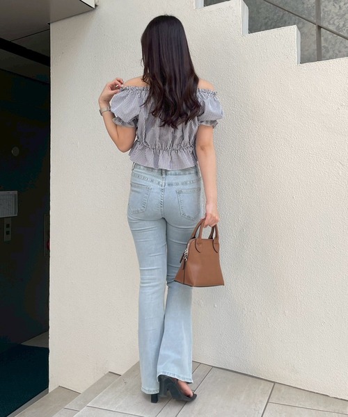 continuer de NICE CLAUP(コンティニューデナイスクラップ)の「【@_chipi2xセレクト】【ガーリーコーデに】オフショル2WAYブラウス(シャツ/ブラウス・レディース・その他2/その他3/その他1/その他4/その他5・FREE)」の18枚目の写真