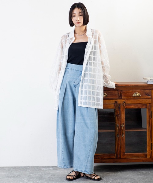 MILLION CARATS（ミリオンカラッツ）の「立体スリーブ×格子シアーで魅せる、大人のための軽やかシアーシャツ（シャツ/ブラウス・レディース・オフホワイト/ブラック・FREE）」の15枚目の写真