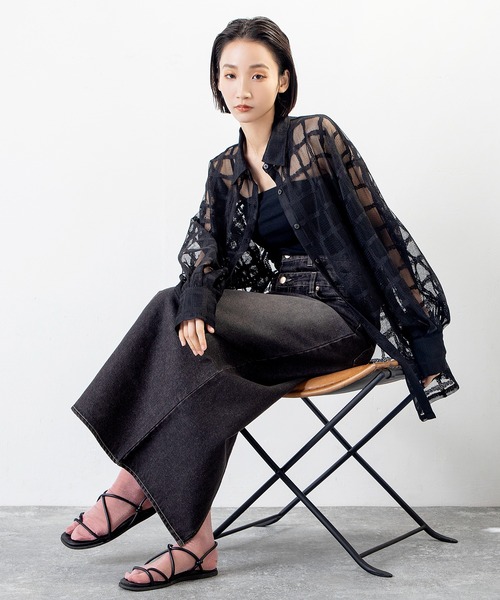 MILLION CARATS（ミリオンカラッツ）の「立体スリーブ×格子シアーで魅せる、大人のための軽やかシアーシャツ（シャツ/ブラウス・レディース・オフホワイト/ブラック・FREE）」の20枚目の写真