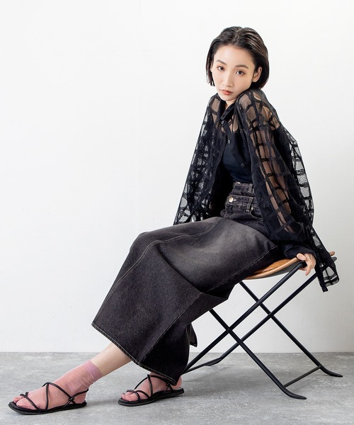 MILLION CARATS（ミリオンカラッツ）の「立体スリーブ×格子シアーで魅せる、大人のための軽やかシアーシャツ（シャツ/ブラウス・レディース・オフホワイト/ブラック・FREE）」の21枚目の写真