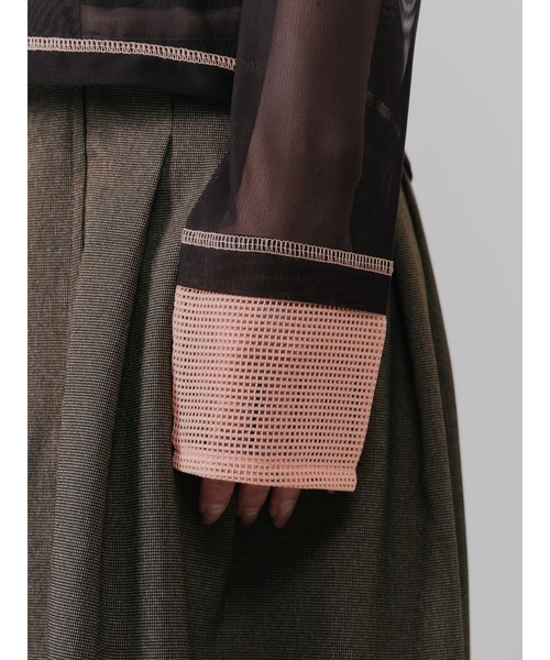 DOLLUPOOPS（ドールアップウップス）の「スリーブメッシュ配色ステッチシアートップス（Tシャツ/カットソー・レディース・ブラック/オフホワイト/ブラウン・38）」の7枚目の写真