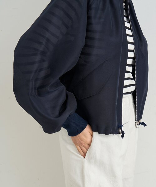 IENA（イエナ）の「《WEB限定/追加》シアーノーカラーブルゾン（その他アウター・レディース・ベージュ/ネイビー・FREE）」の11枚目の写真