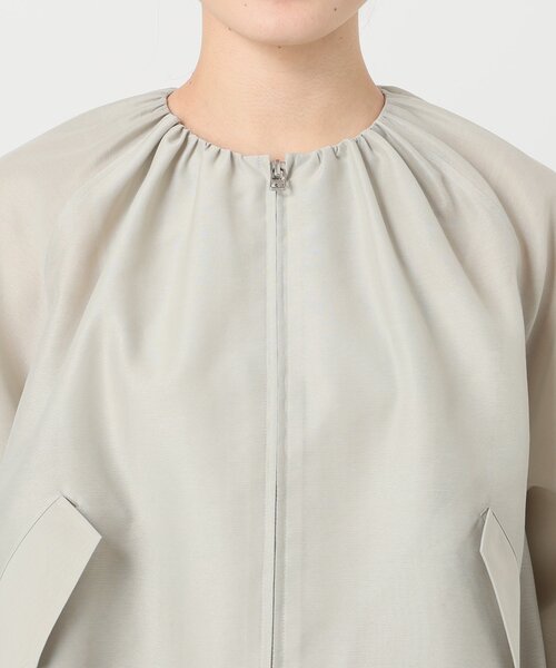 IENA（イエナ）の「《WEB限定/追加》シアーノーカラーブルゾン（その他アウター・レディース・ベージュ/ネイビー・FREE）」の21枚目の写真