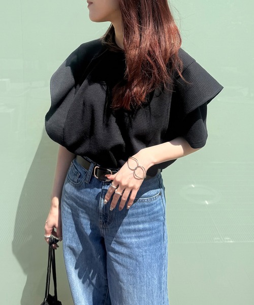 ISOOK（アイスー）の「【ISOOK / アイスー】ラッフルショルダーワッフルT / ラッフルスリーブ フレアスリーブ プルオーバー ブラウス Tシャツ ワッフル生地 サーマル 半袖 夏服 夏トップス 春服 春トップス ZOZOTOWN限定（Tシャツ/カットソー・レディース・ホワイト/アイボリー/ブラック・FREE）」の14枚目の写真