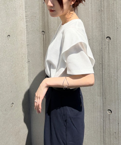 ISOOK（アイスー）の「【ISOOK / アイスー】ラッフルショルダーワッフルT / ラッフルスリーブ フレアスリーブ プルオーバー ブラウス Tシャツ ワッフル生地 サーマル 半袖 夏服 夏トップス 春服 春トップス ZOZOTOWN限定（Tシャツ/カットソー・レディース・ホワイト/アイボリー/ブラック・FREE）」の12枚目の写真