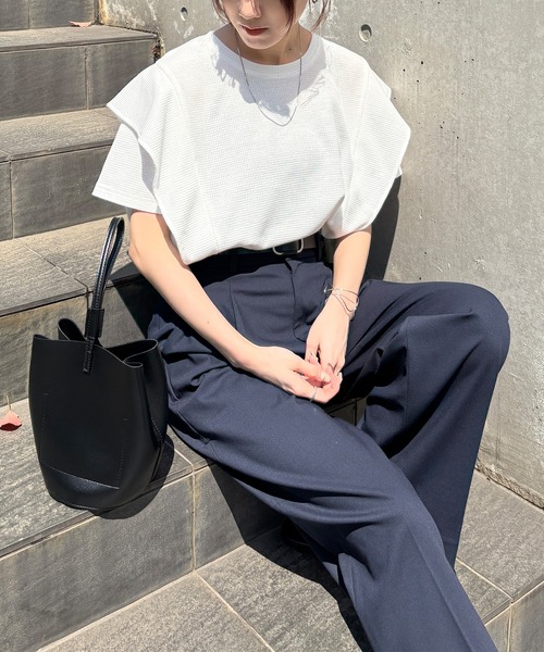 ISOOK（アイスー）の「【ISOOK / アイスー】ラッフルショルダーワッフルT / ラッフルスリーブ フレアスリーブ プルオーバー ブラウス Tシャツ ワッフル生地 サーマル 半袖 夏服 夏トップス 春服 春トップス ZOZOTOWN限定（Tシャツ/カットソー・レディース・ホワイト/アイボリー/ブラック・FREE）」の22枚目の写真