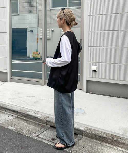 feepur（フェピュール）の「【セットアップ可】Vネックノースリーブプルオーバー（その他トップス・レディース・ブラック/グレイッシュベージュ/チャコールグレー/ブラウン・MEDIUM）」の7枚目の写真