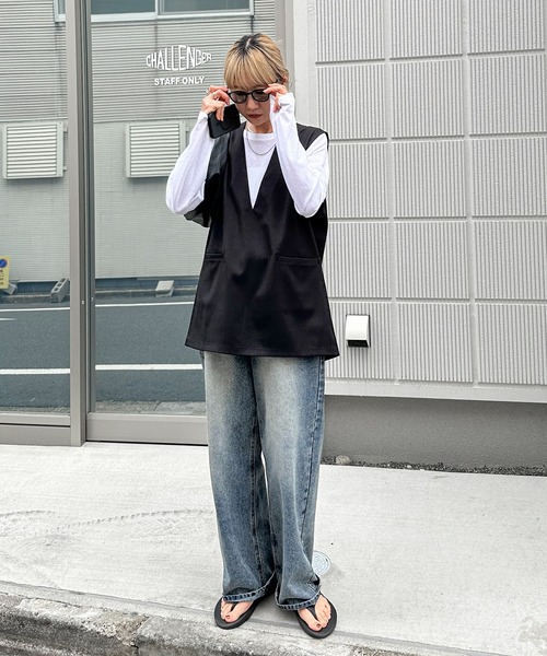 feepur（フェピュール）の「【セットアップ可】Vネックノースリーブプルオーバー（その他トップス・レディース・ブラック/グレイッシュベージュ/チャコールグレー/ブラウン・MEDIUM）」の6枚目の写真