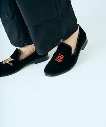 THRIFTY LOOK（スリフティールック）の「THRIFTY LOOK / スリフティールック "福"OPERA PUMPS（スリッポン）」