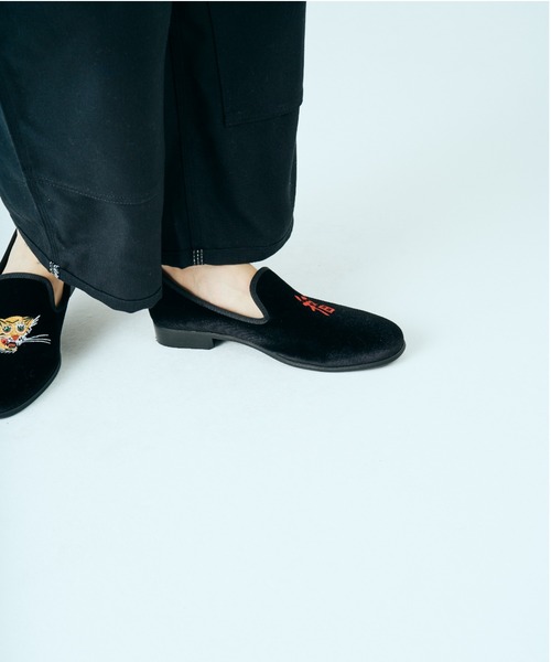 THRIFTY LOOK(スリフティールック)の「THRIFTY LOOK / スリフティールック "福"OPERA PUMPS(スリッポン・メンズ・ブラック/ブラック系1・10/9)」の7枚目の写真