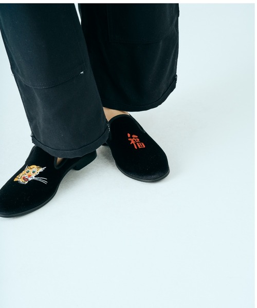THRIFTY LOOK(スリフティールック)の「THRIFTY LOOK / スリフティールック "福"OPERA PUMPS(スリッポン・メンズ・ブラック/ブラック系1・10/9)」の9枚目の写真