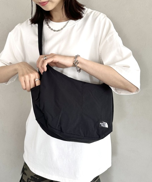 THE NORTH FACE（ザノースフェイス）の「国内未発売 THE NORTH FACE(ザ・ノースフェイス)/軽量 ショルダー ホーボー クロスバッグ/URBAN CROSS BAG M（ショルダーバッグ・レディース・ライトグレー/ブラック/クリーム/ライラック・FREE）」の7枚目の写真