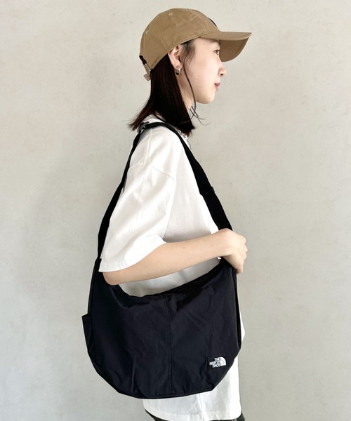 THE NORTH FACE（ザノースフェイス）の「国内未発売 THE NORTH FACE(ザ・ノースフェイス)/軽量 ショルダー ホーボー クロスバッグ/URBAN CROSS BAG M（ショルダーバッグ・レディース・ライトグレー/ブラック/クリーム/ライラック・FREE）」の10枚目の写真