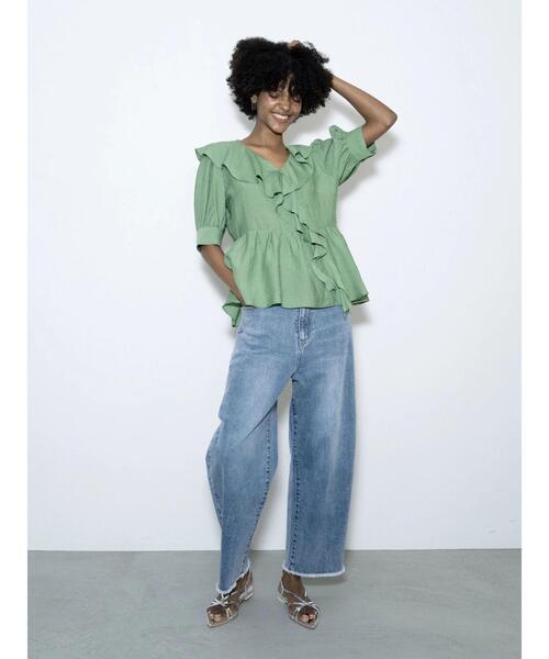 Te chichi(テチチ)の「【松井愛莉着用】カーブDenimパンツ《2025summer catalog item》(その他パンツ・レディース・サックスブルー/オフホワイト/ネイビー・M/S)」の1枚目の写真
