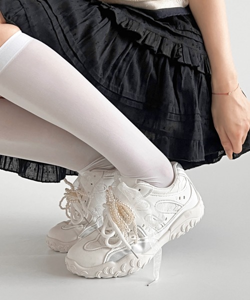 Shoes in Closet（シューズインクローゼット）の「軽量 2WAY パール付 チュールリボン ダブル レースアップ スニーカー 531（スニーカー・レディース・ホワイト/シルバー・S/M/L/LL）」の6枚目の写真