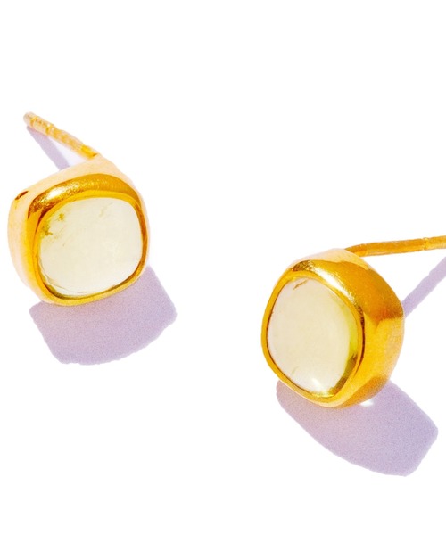 les bonbon（ルボンボン）の「【les bonbon】aura square pierce/オーラ スクエア ピアス（ピアス（両耳用）・レディース・グリーン/イエロー/パープル系・FREE）」の6枚目の写真